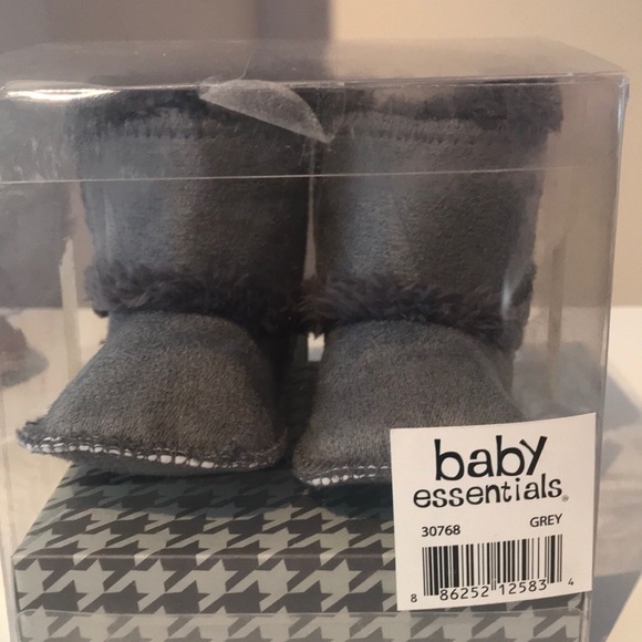 Baby shoe bundle - Picture 4 of 8